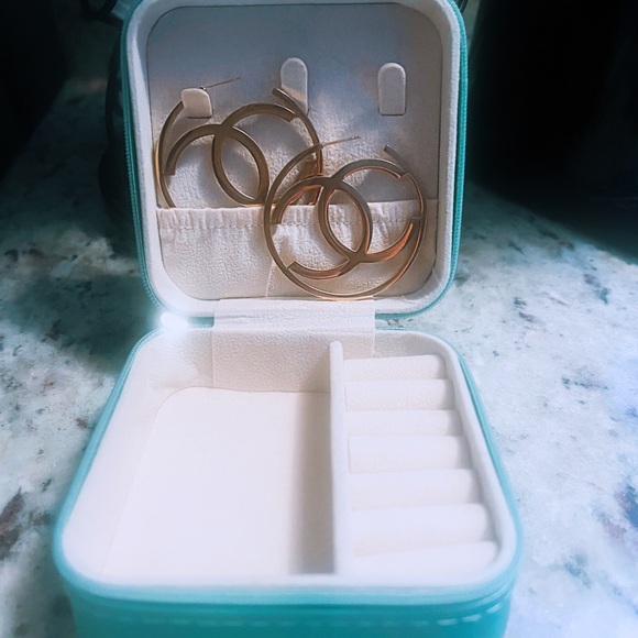CHANEL Hoops 18K Gold hypoallergenic - Picture 1 of 6